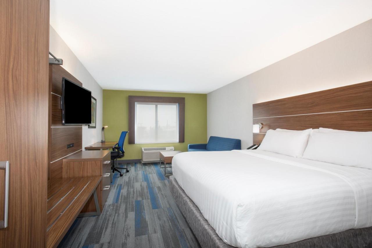 Holiday Inn Express Kansas City - At The Legends! By Ihg Bonner Springs Exterior foto