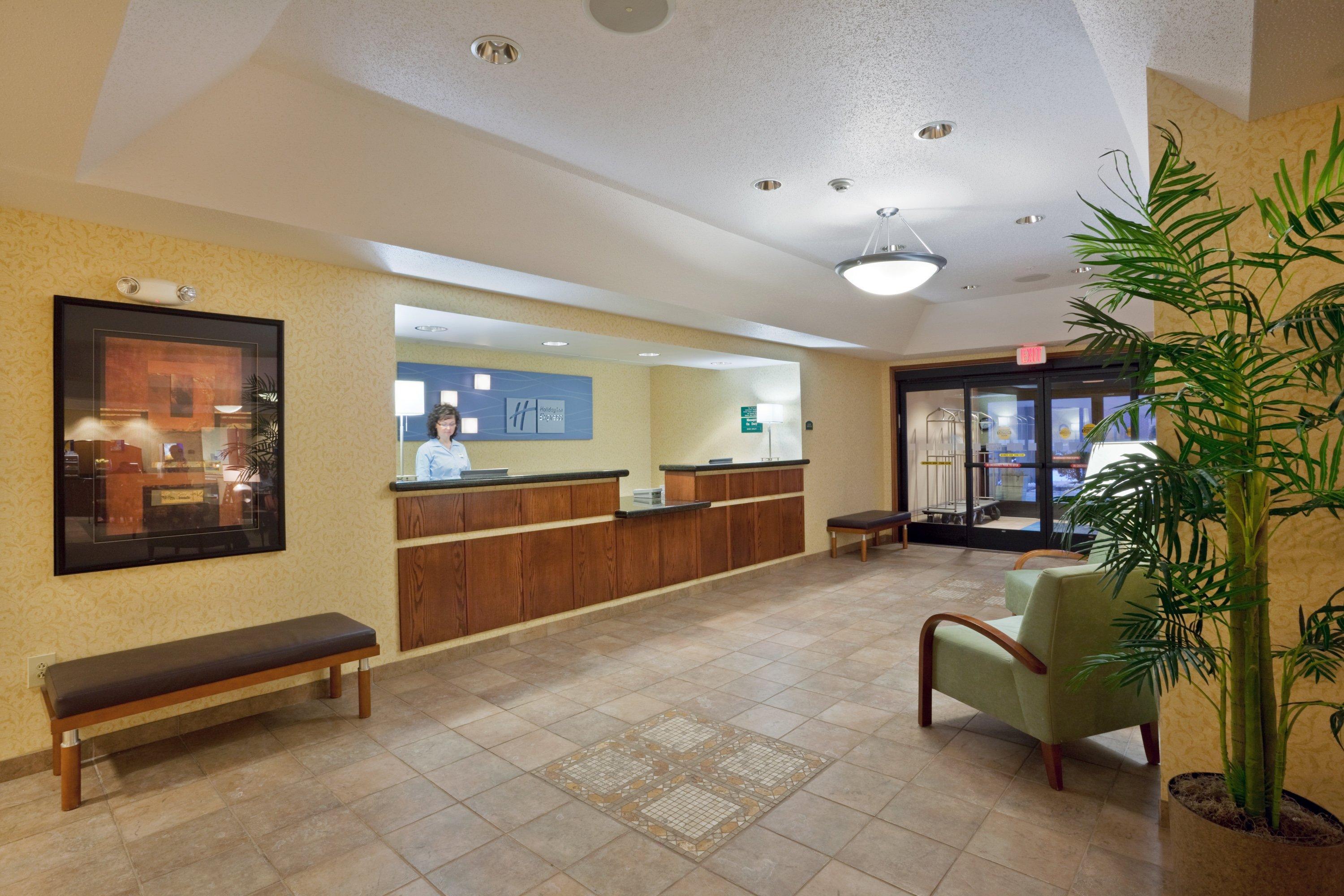 Holiday Inn Express Kansas City - At The Legends! By Ihg Bonner Springs Exterior foto