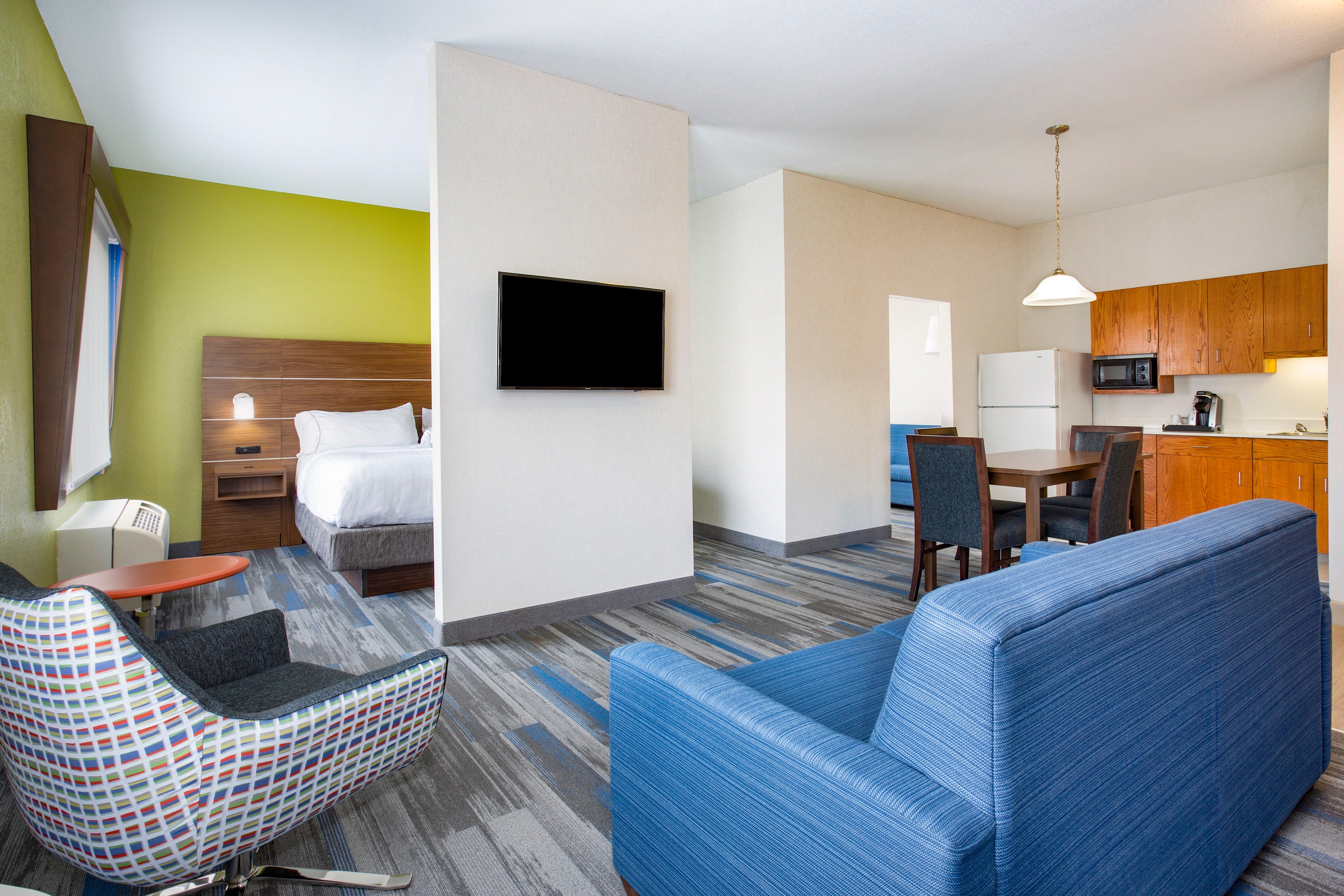 Holiday Inn Express Kansas City - At The Legends! By Ihg Bonner Springs Habitación foto