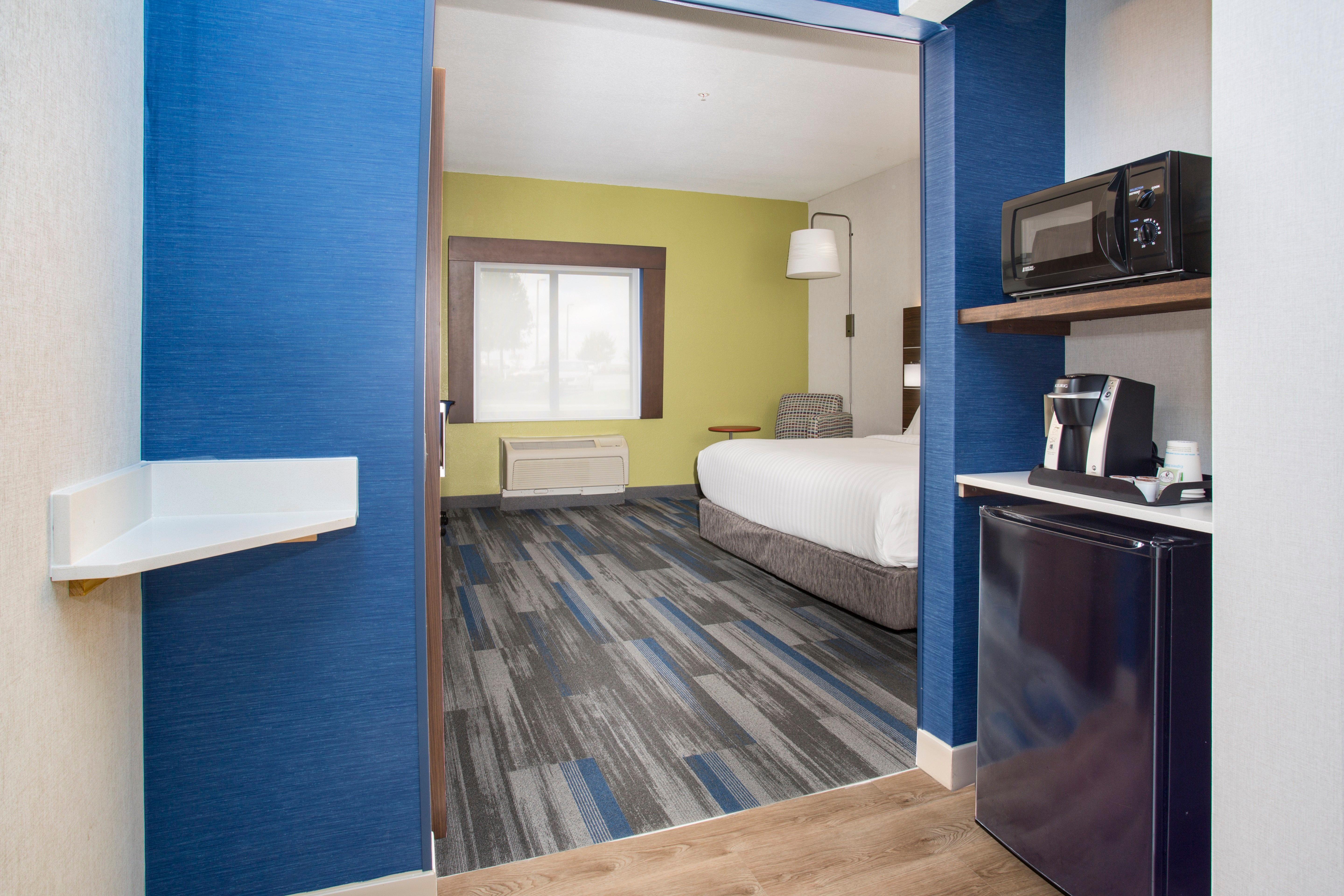 Holiday Inn Express Kansas City - At The Legends! By Ihg Bonner Springs Habitación foto