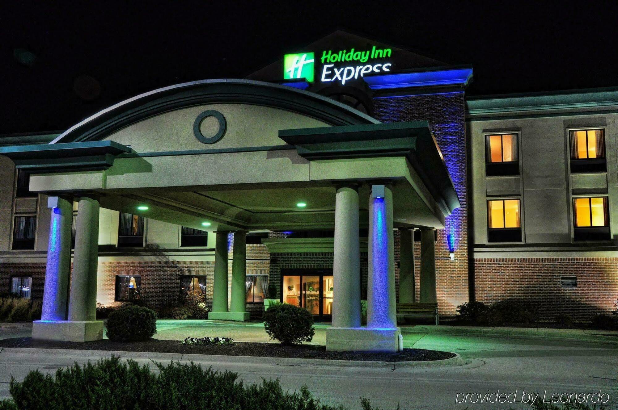 Holiday Inn Express Kansas City - At The Legends! By Ihg Bonner Springs Exterior foto